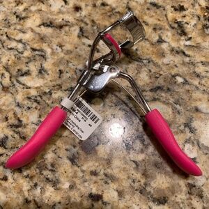 Icing NWT Pink Eyelash Curler